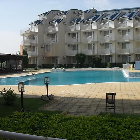 Rutland アパートホテル ラヴダ