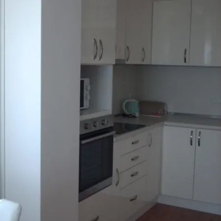 Rutland アパートホテル