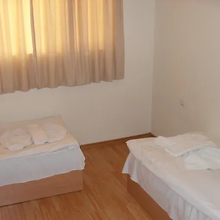 рутланд бей Апартхотел Равда