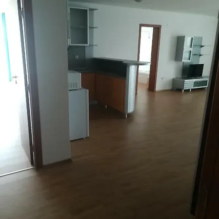 рутланд бей Апартхотел Равда